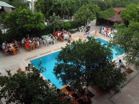 Ipsos Hotel Белдиби Екстериор снимка